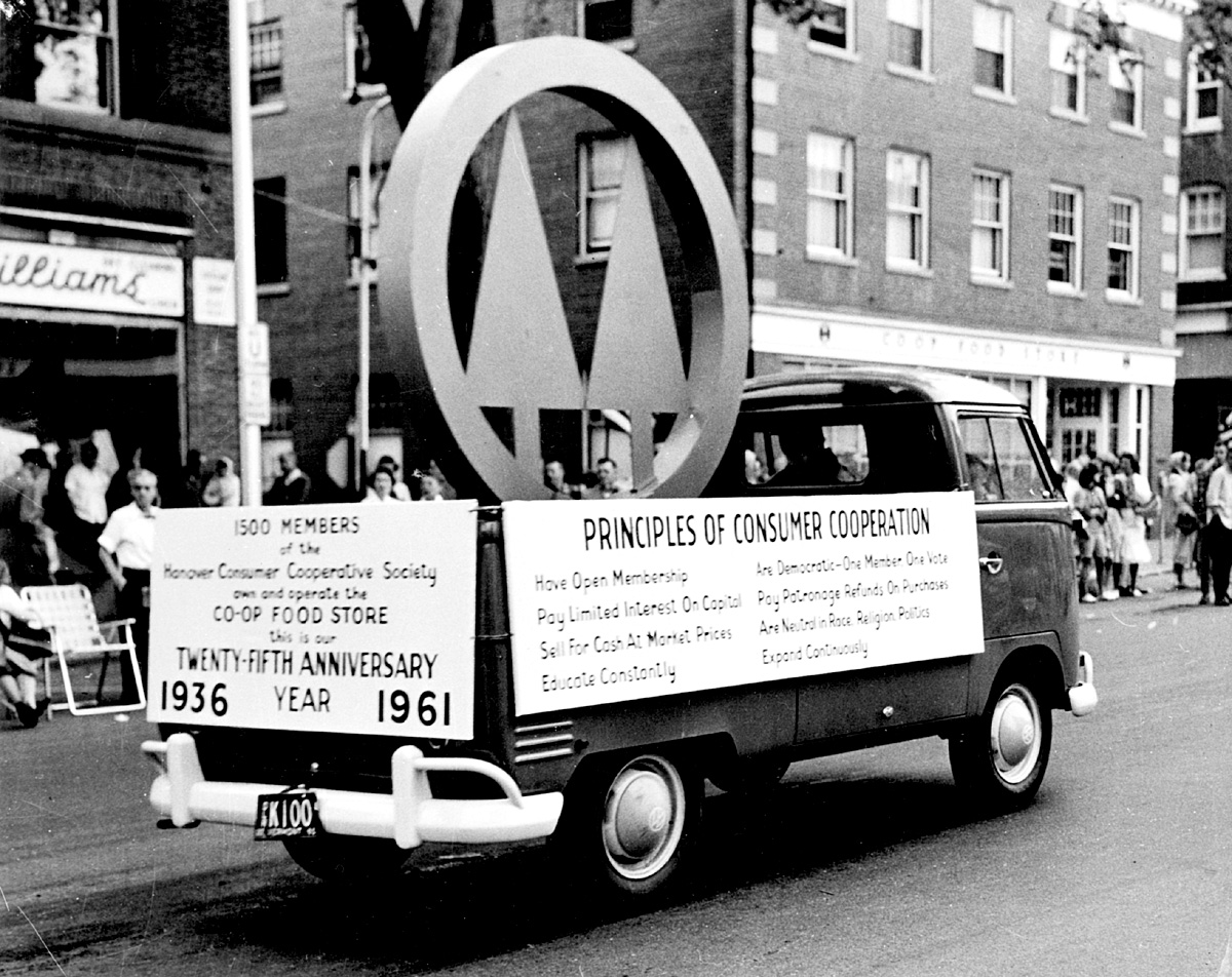 Black and white image of Co-op Food Stores' decorated truck parade float to celebrate their 25th anniversary in 1961.