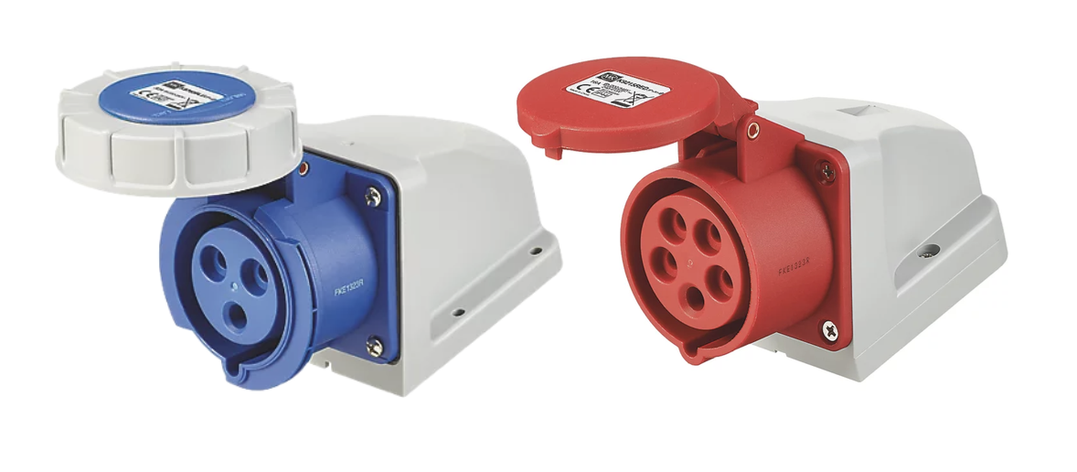 32A single or three phase power outlet